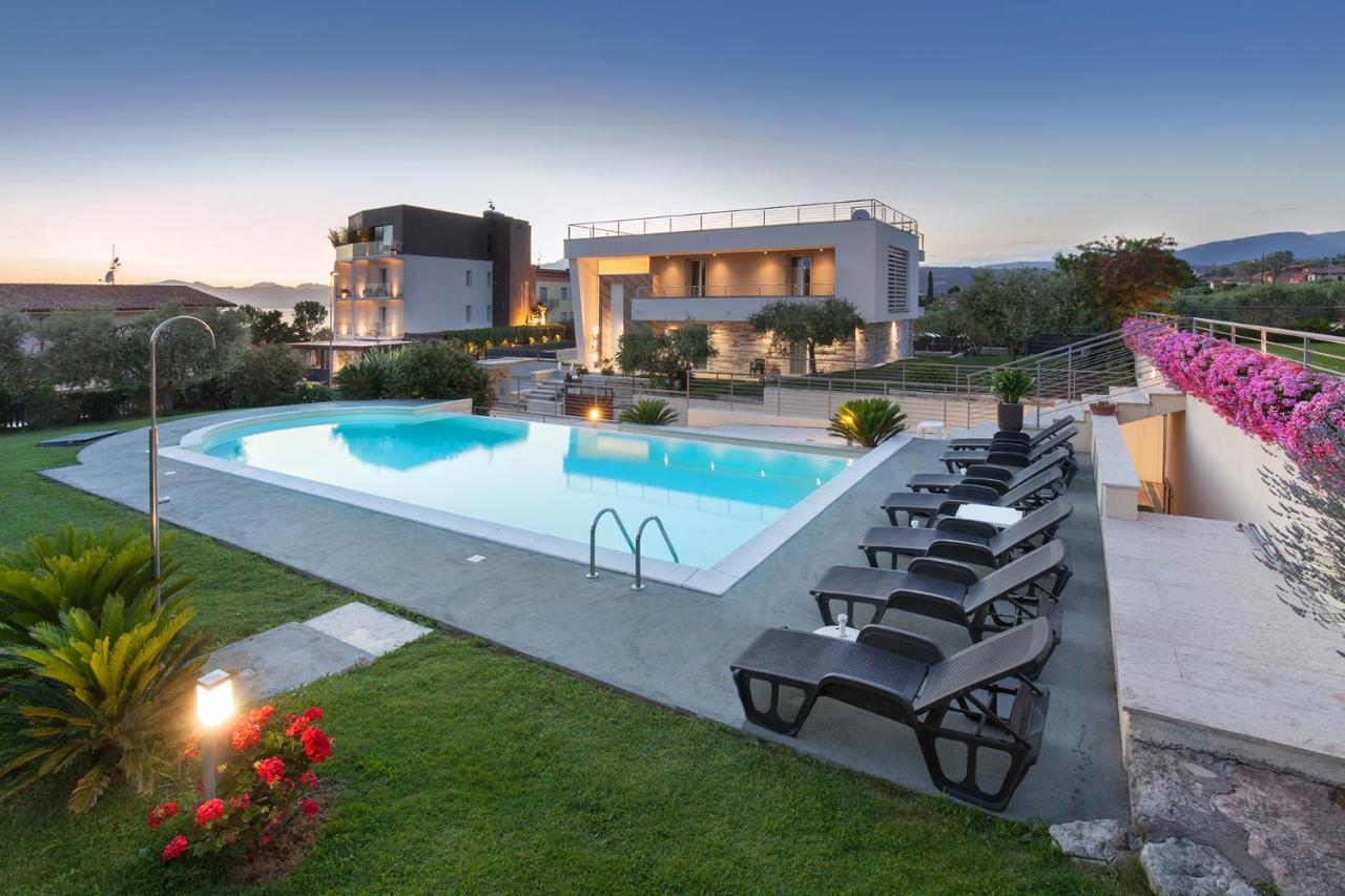 Villa Aurora-Holiday Home Apt 1 Бардолино Екстериор снимка