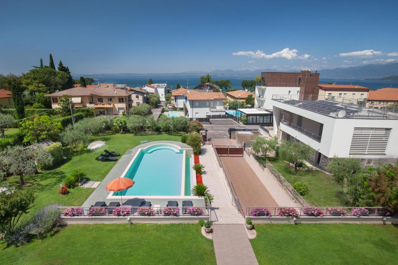 Villa Aurora-Holiday Home Apt 1 Бардолино Екстериор снимка