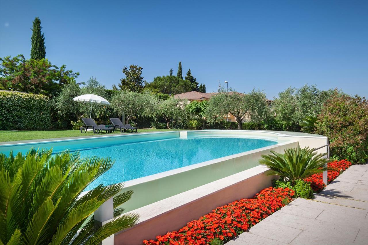 Villa Aurora-Holiday Home Apt 1 Бардолино Екстериор снимка