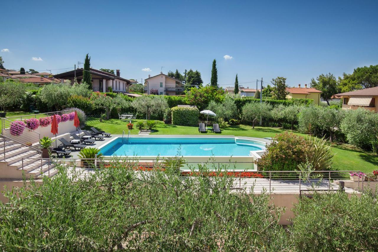 Villa Aurora-Holiday Home Apt 1 Бардолино Екстериор снимка